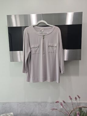 Relaxed Zip-Pocket Top in Light Gray